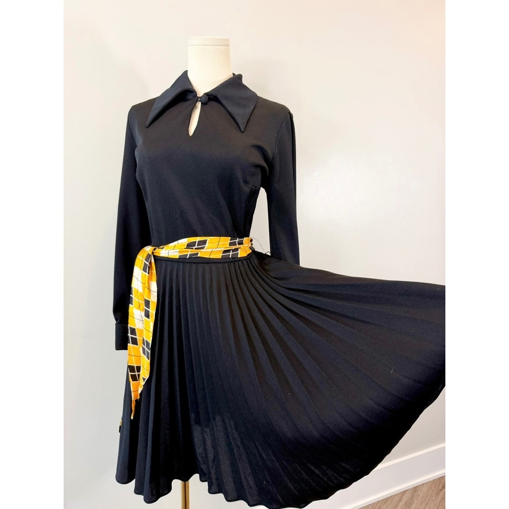 Vintage 1970s Dress Mod 1960s Retro Gogo Black Casual 60s 70s Medium Large